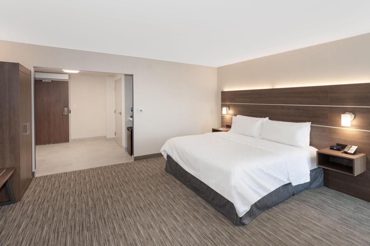 Express & Airport By Ihg Hotel 3*