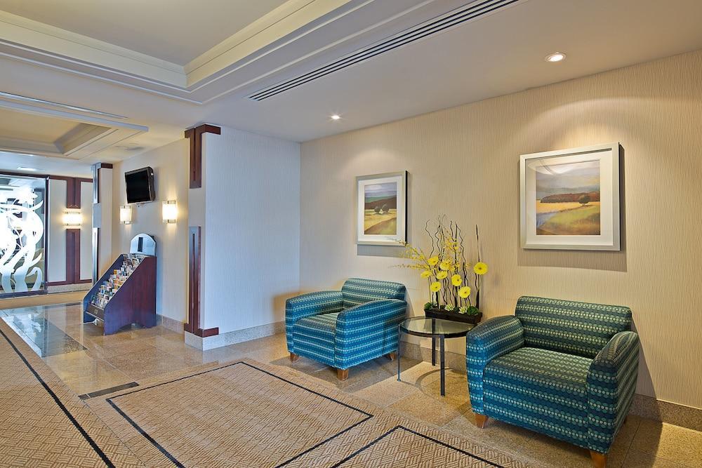 Hotel Express & Airport By Ihg 3*