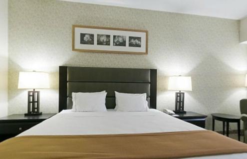 Express & Airport By Ihg Hotel Ottawa